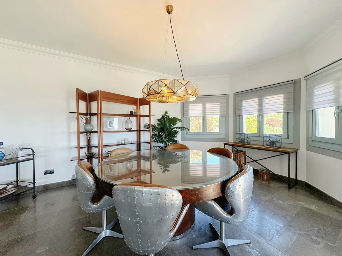 3d86a033-7f5c-4799-9369-75b9a9cedf6b