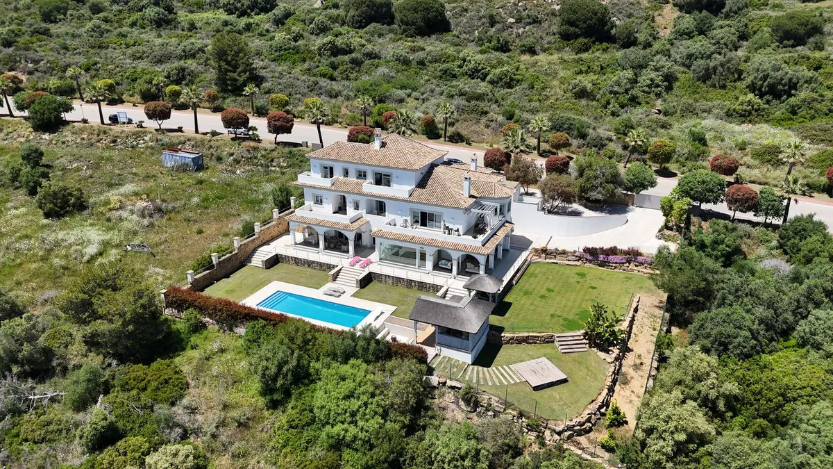 c3e9445e-f26f-42d7-95c8-2896ab784d7a