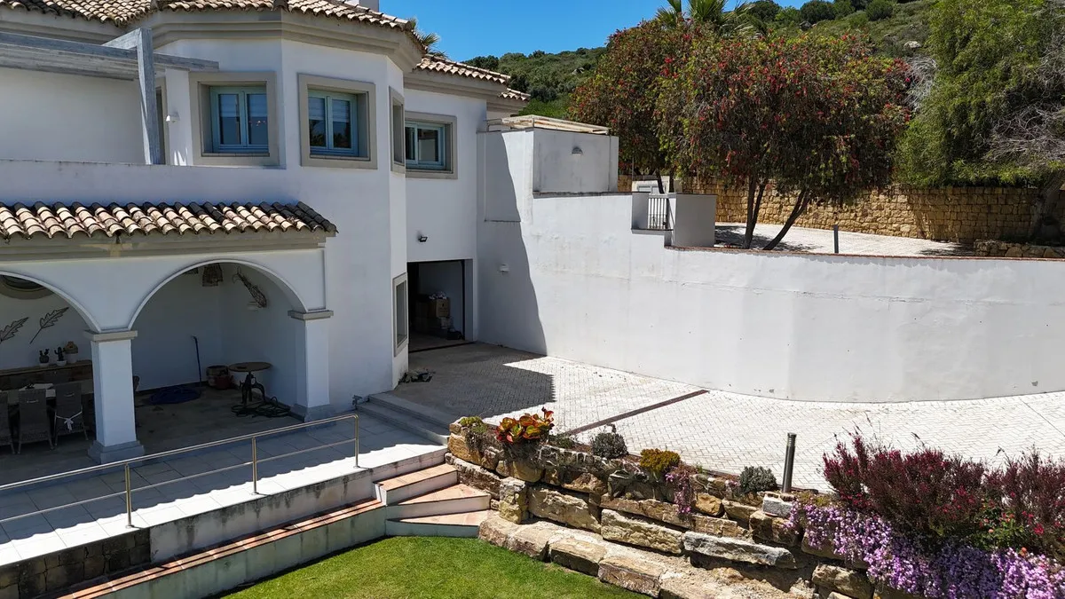 ed3a90bc-26b6-455d-8d7c-bce6ecda8936