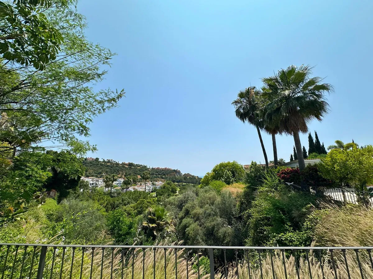 4cfb500e-c01c-4b88-9882-e0115710082b