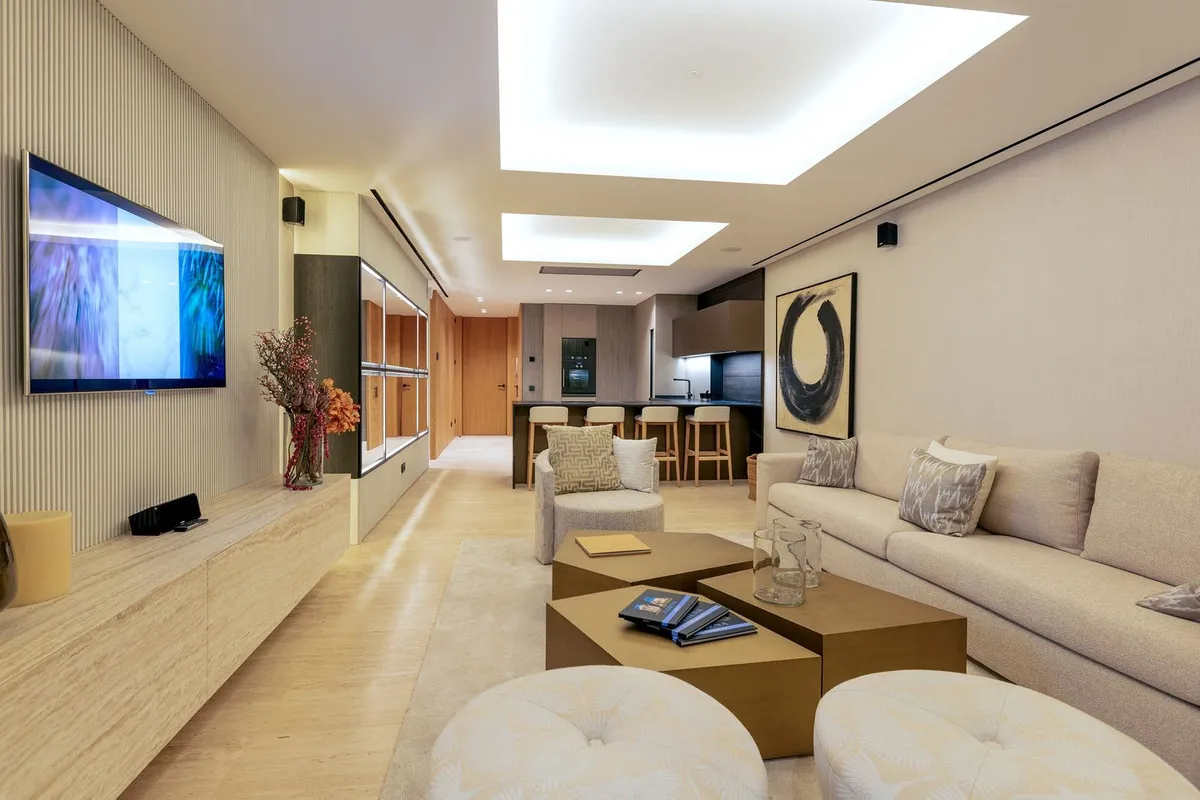 2b3cabf6-eb9a-401f-a559-cf8269a46556