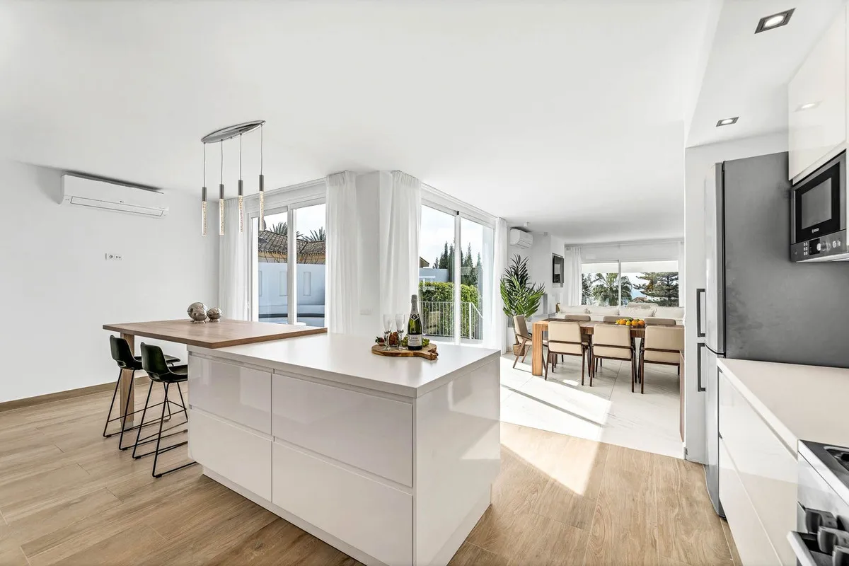 a405f6b2-bc5c-4e75-842d-ed169fee5067