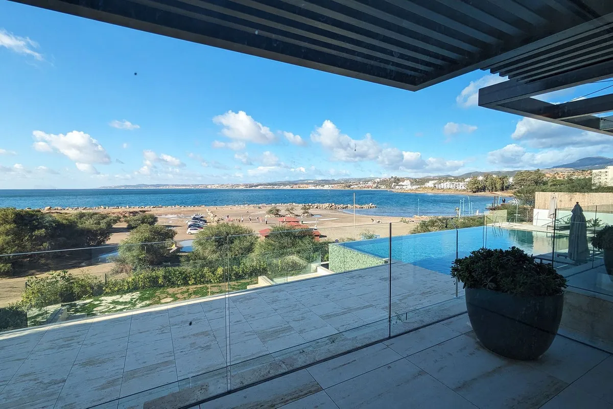 00fc60eb-974c-4ade-891f-4b3db89843bc