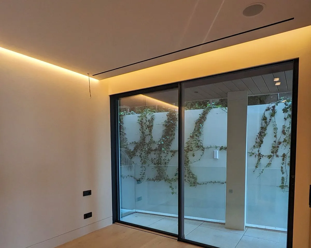 ee49f146-c3c4-4abc-915e-7df8b2732569