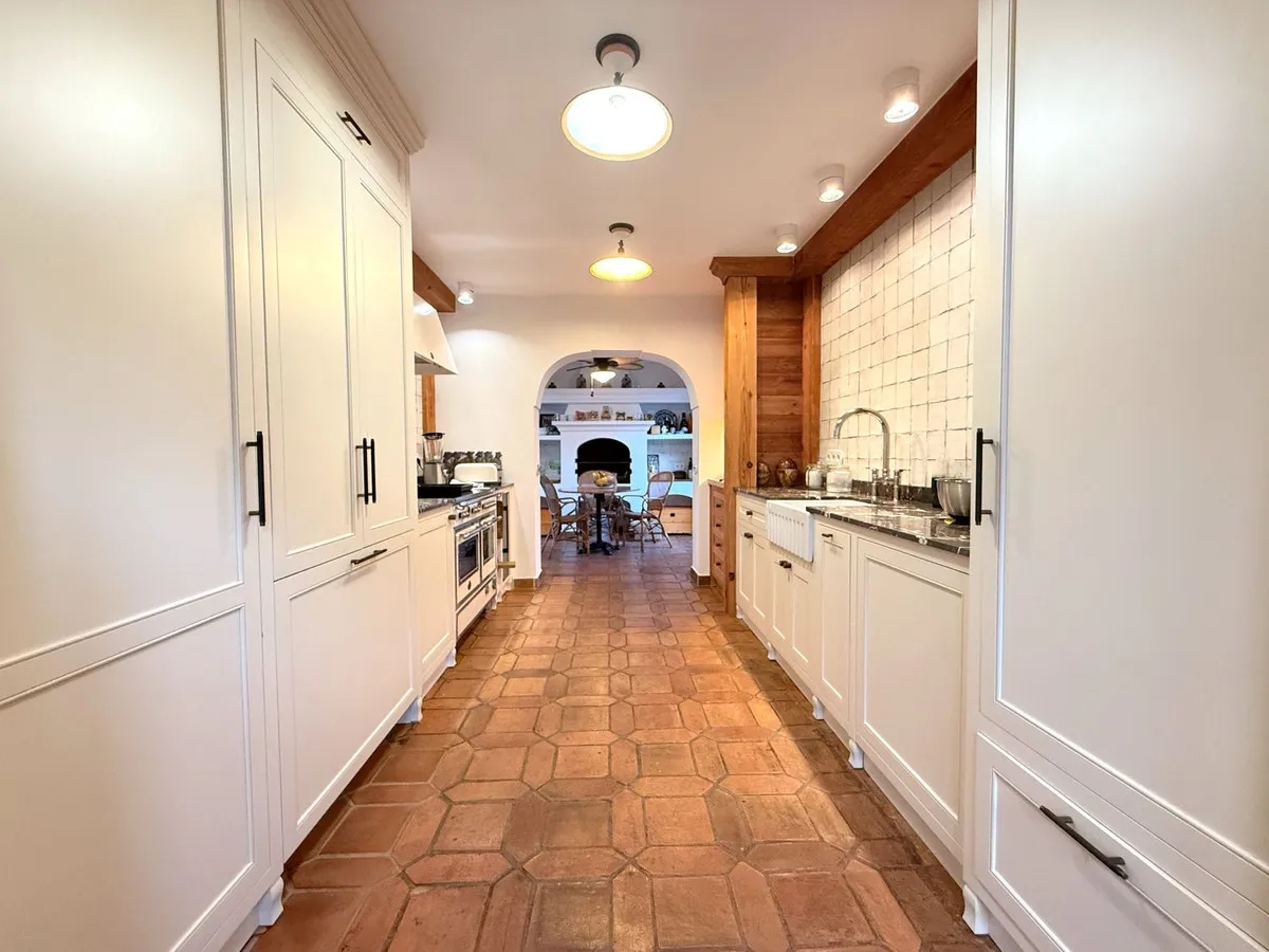 1ee7e298-d065-435a-aca9-52b9d45d7887