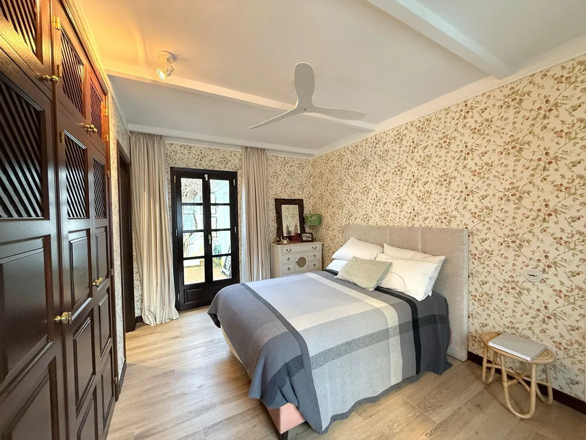 269d4cb5-5128-4051-81d2-18c71adac2b3