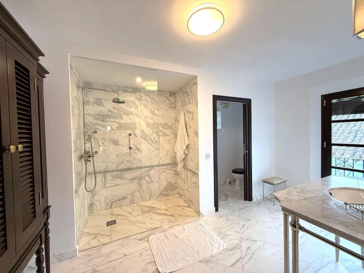 ffd584fb-013a-4094-9ab6-f2e5c0408110