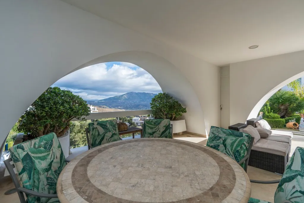 2ae0e06f-ca26-4647-ab4b-3b6db9d0a242