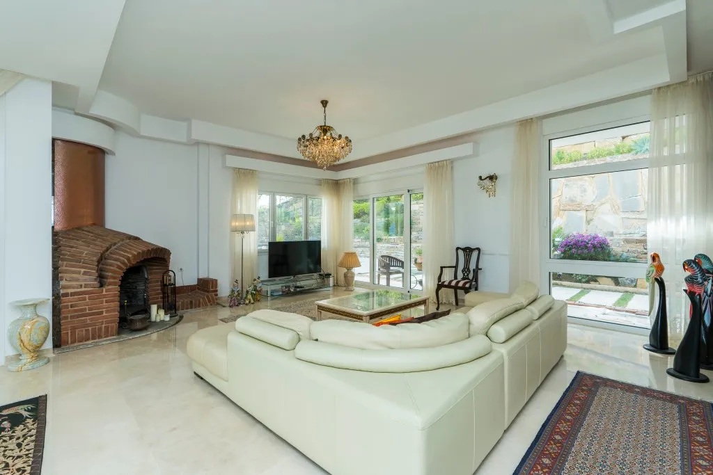 9c1c56de-c80d-4ed0-8fa0-f09dcc2d5244