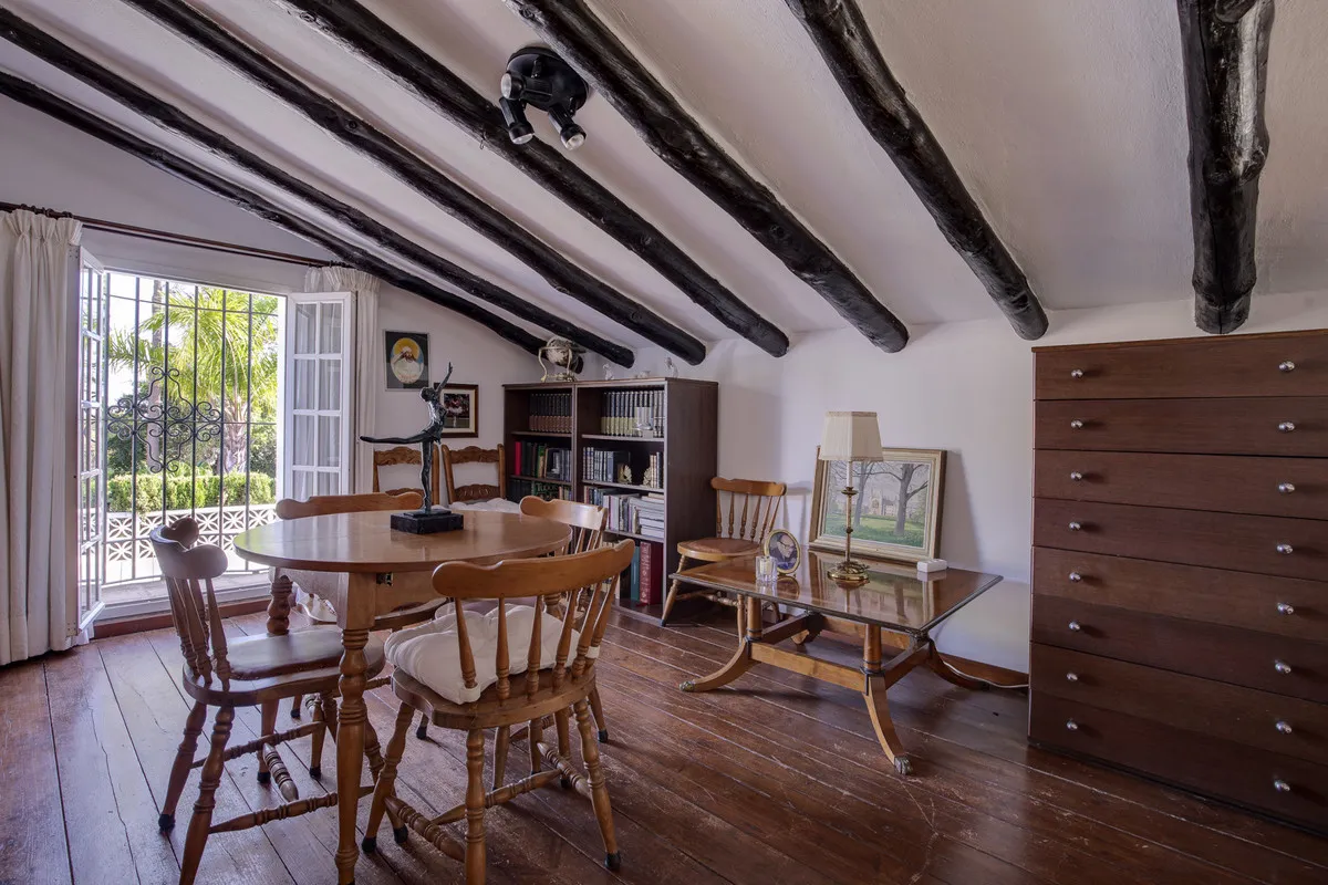 da63079c-4086-43fc-945f-da9ff80d5f76