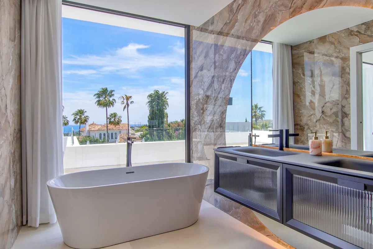 606ff693-1d18-43bc-ae0f-71b722b2c7d6