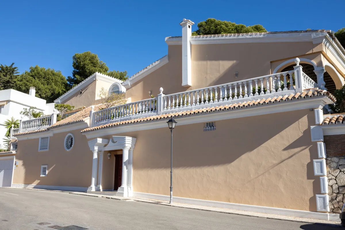 4a604a06-ad08-4b9b-a645-7444a4a9136a