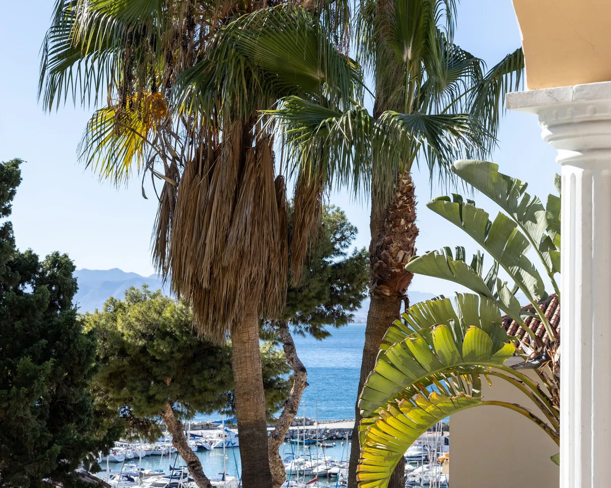 71a28642-091b-4f95-9fbc-108930f5e5ac