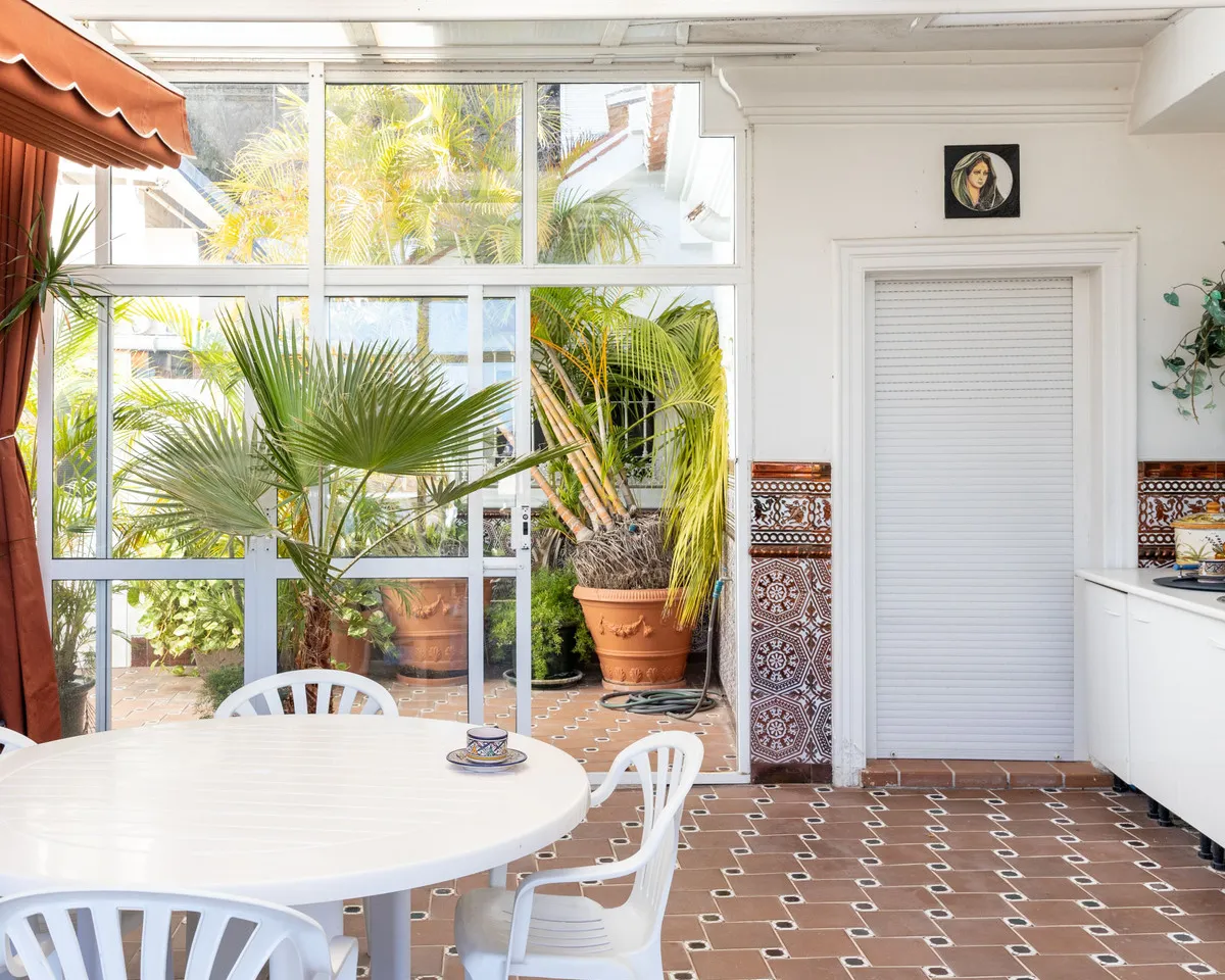 7f4c6d66-7d47-4238-afeb-2fd231a3a52d