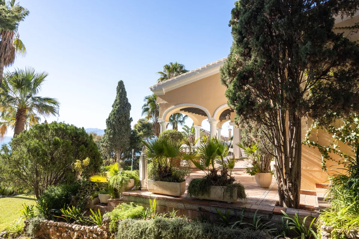 ce7326e7-8601-435a-b65a-aca2d792eaec