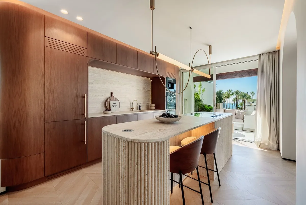 940c3c62-32f1-4845-aef5-3aabe3b7dba7