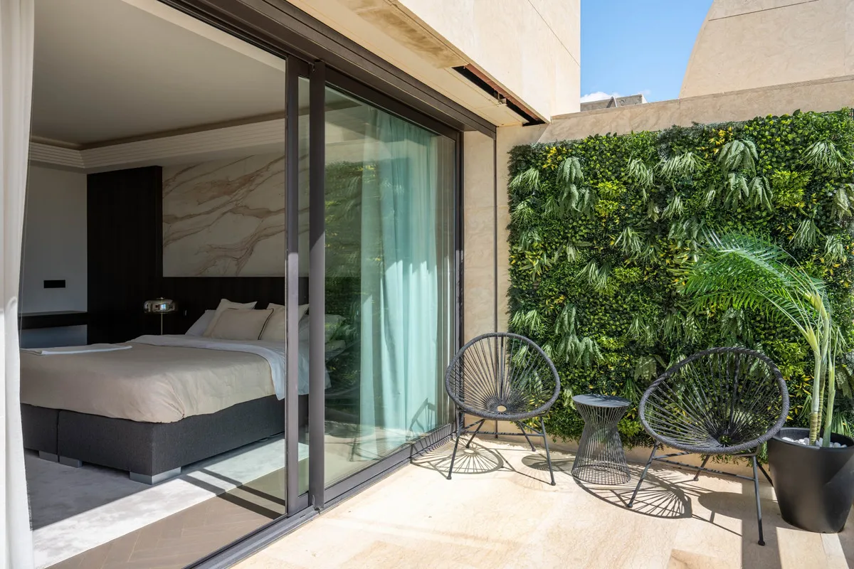 d3565c96-78d8-4aeb-aa28-552541c25e64