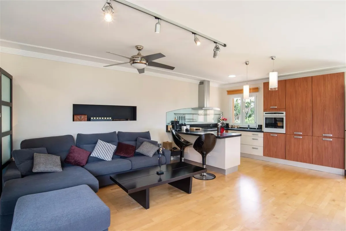 956e211a-c373-41c4-af3d-81ee3402413b