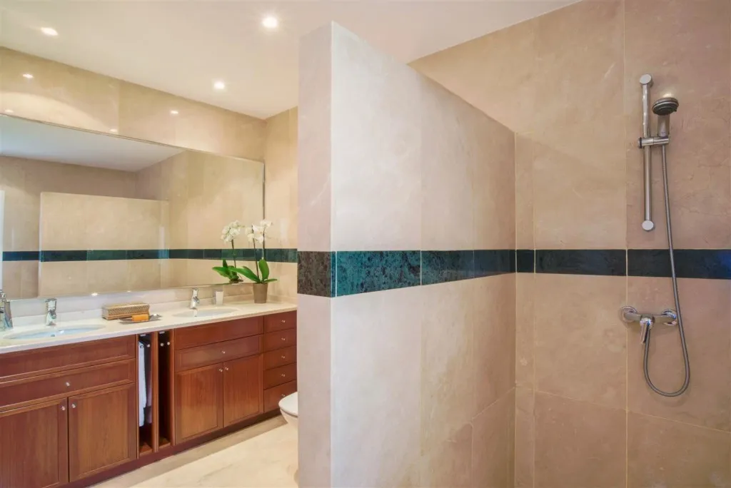 ce10e5c5-3083-48eb-99f8-cff3d894d2bf