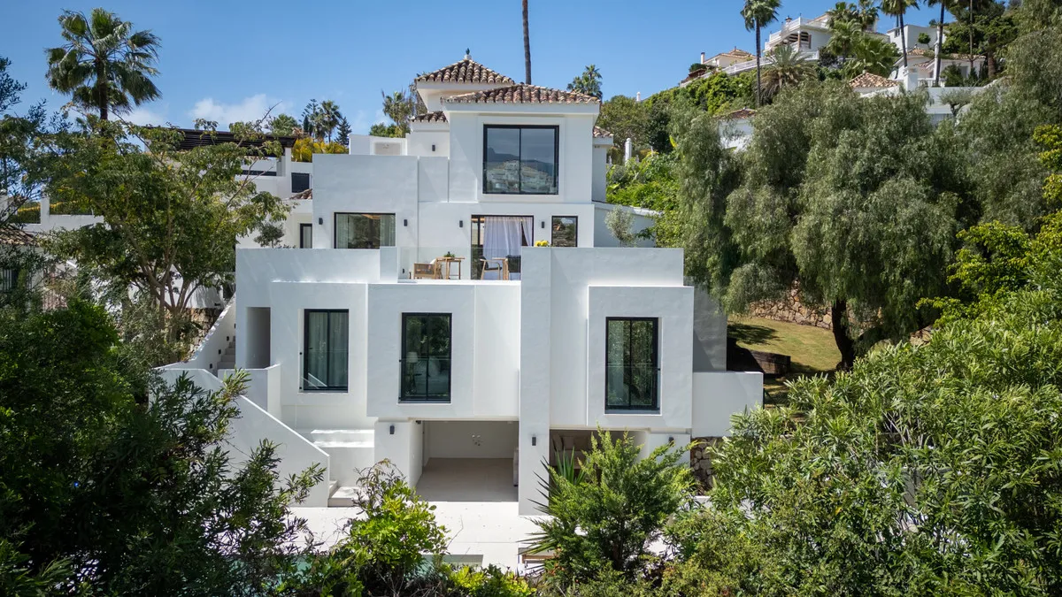 b4516272-3da8-4a72-9e7d-63c29d4550ef