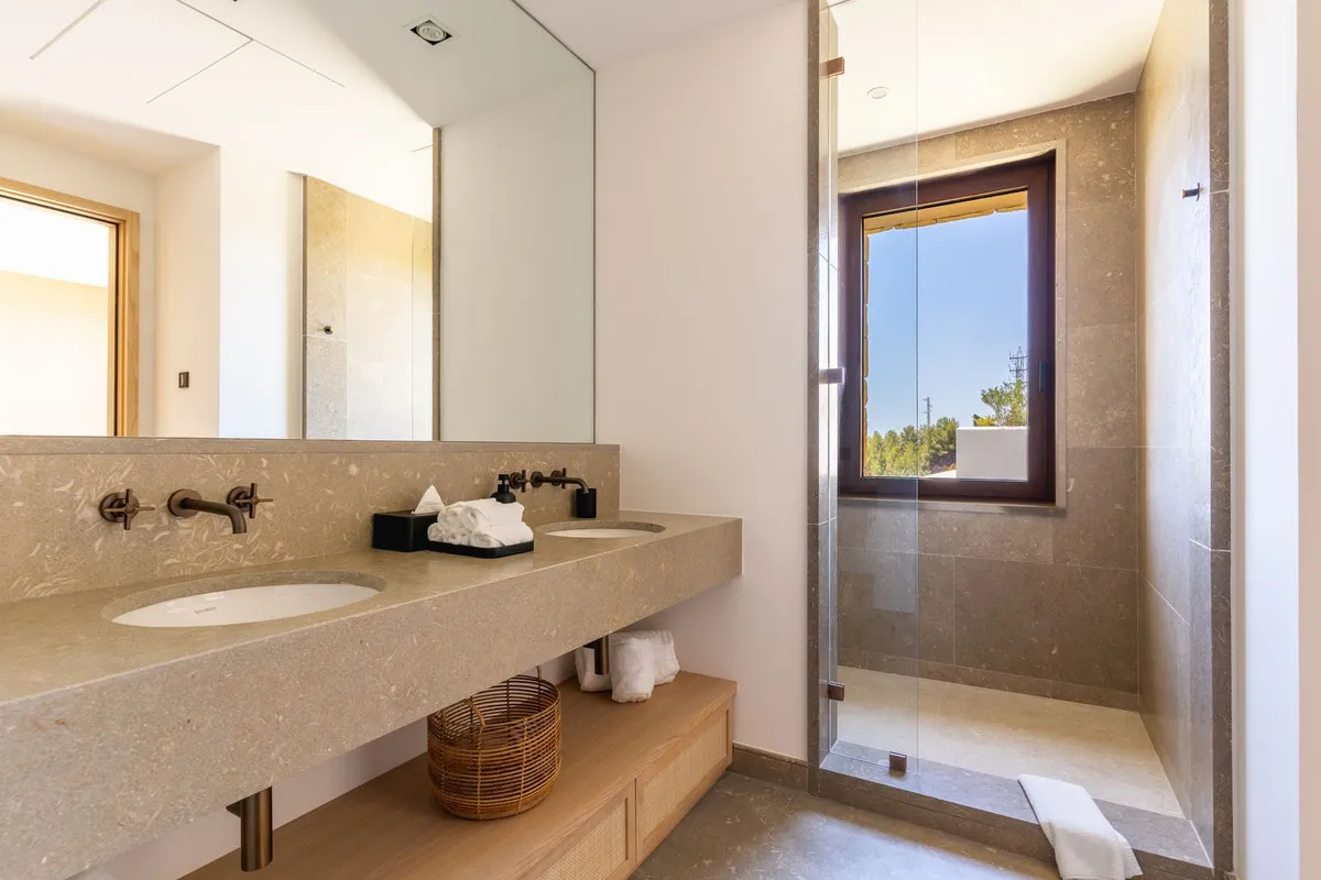 9b3e9cc0-0850-4ddf-9fcf-7414e883c03e