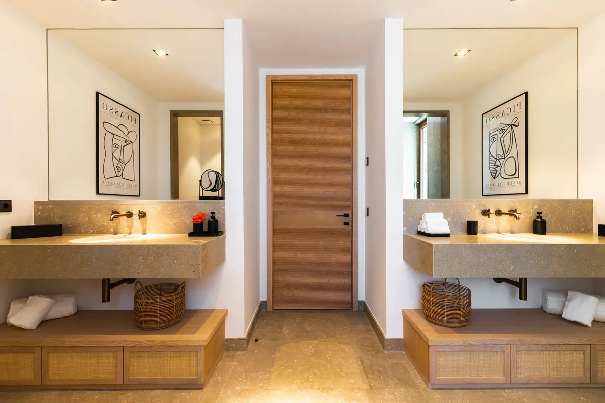 a9ce73c9-8329-4ce6-a5b5-049c0b1661be