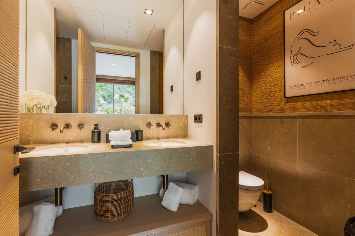 c722981c-e8f5-43e8-baf1-08d8dfca5ff5