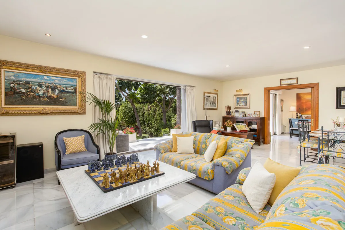 26ed5150-8b31-4135-8f58-3626108f8995