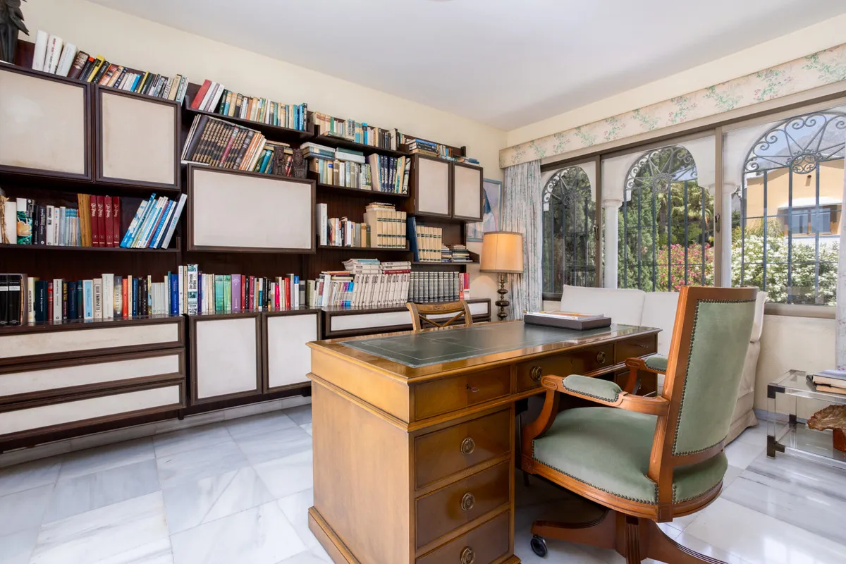 284fe7e1-9b52-4abd-bc32-8200449ee77e