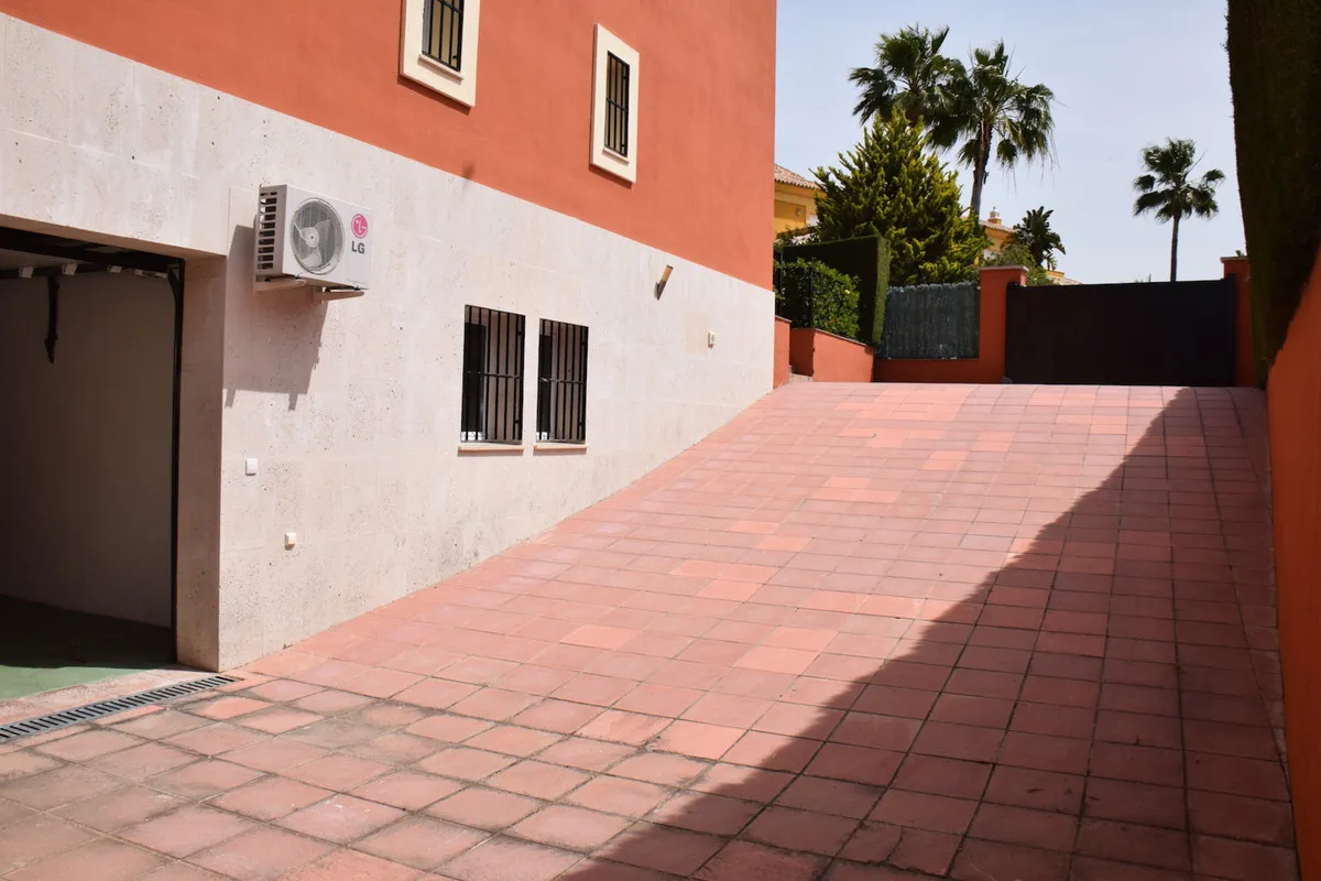 c64e2bc2-1402-4e91-b10c-a11b40a77a37