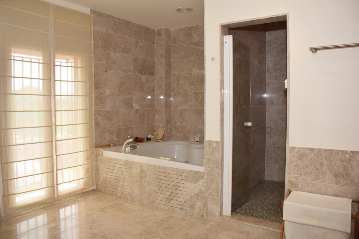 f83540f9-ed36-4ad0-be60-6c7db56d0240