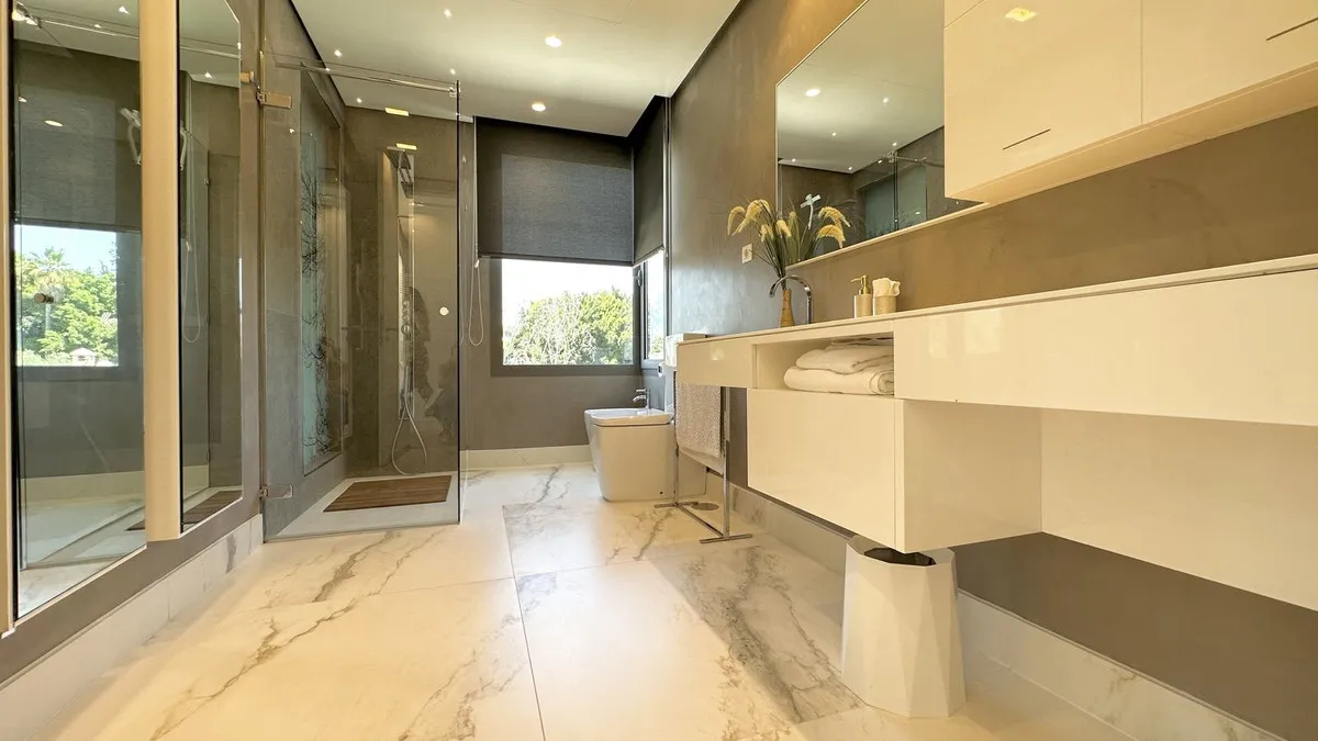 d3498ac0-f236-4d64-bc5a-d9e09a3a98b5