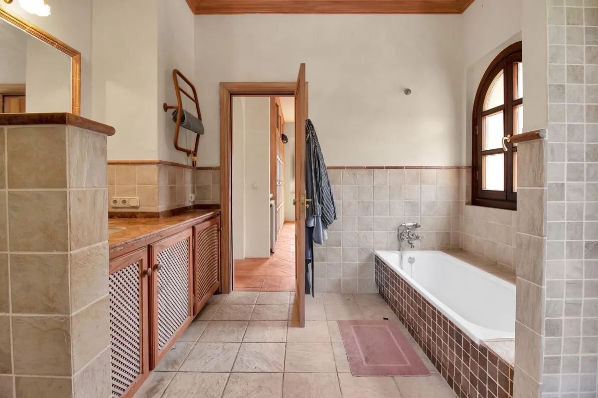 39c608a6-8d47-4f55-ac0f-a127c198c2a9