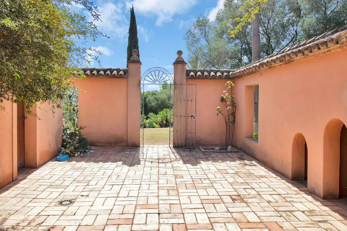 3d0b6b9f-2bac-4b01-add8-893fab031b7d