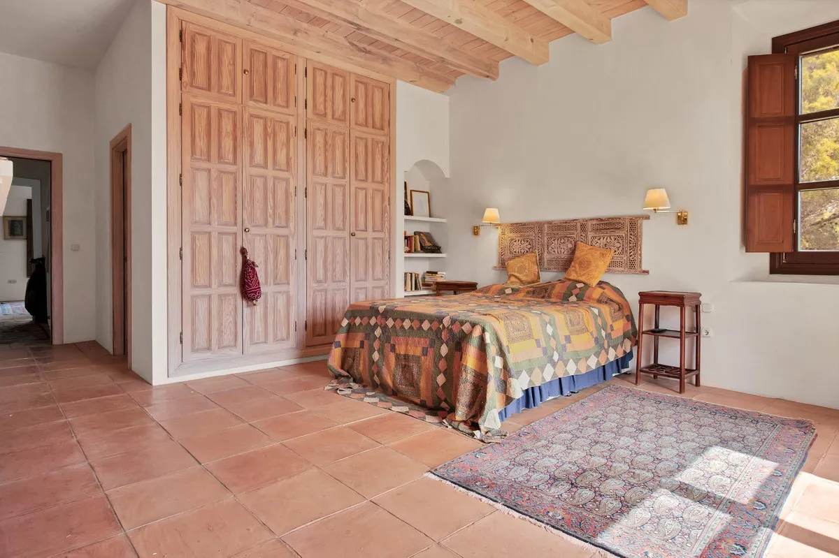 b8d8aed5-acad-4b52-88ea-1d198d3a9ea4