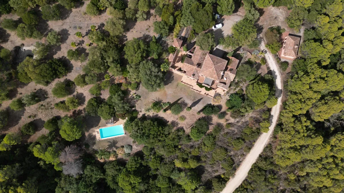 c576709f-24bf-40ed-9f87-86b1d065010b