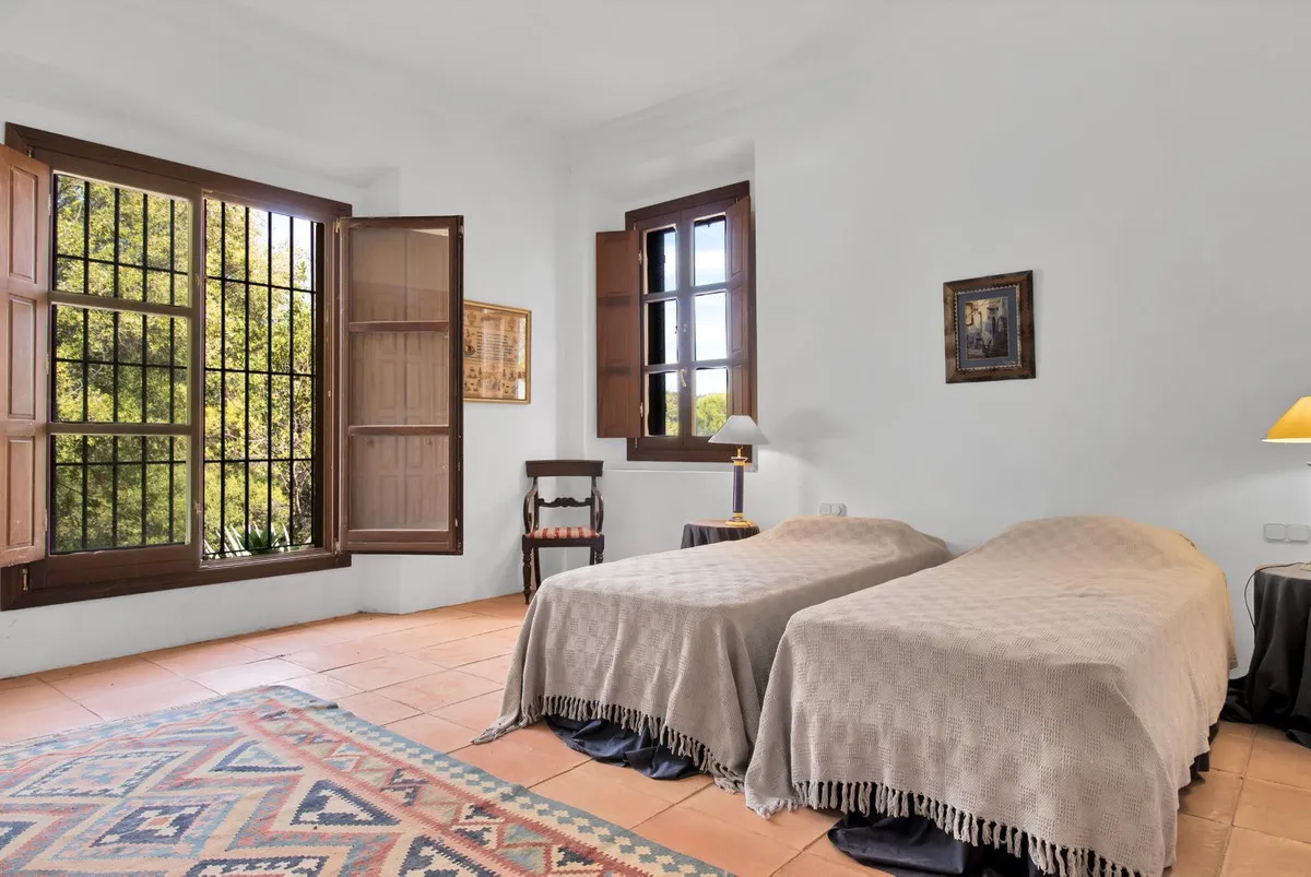 c584d060-ee2f-4761-a16c-c6f3f8ad6501