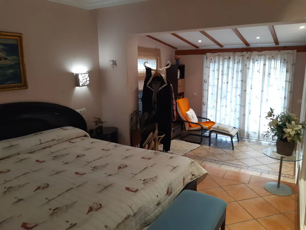 b4a33671-2ccd-41a4-b34c-9501193905ca