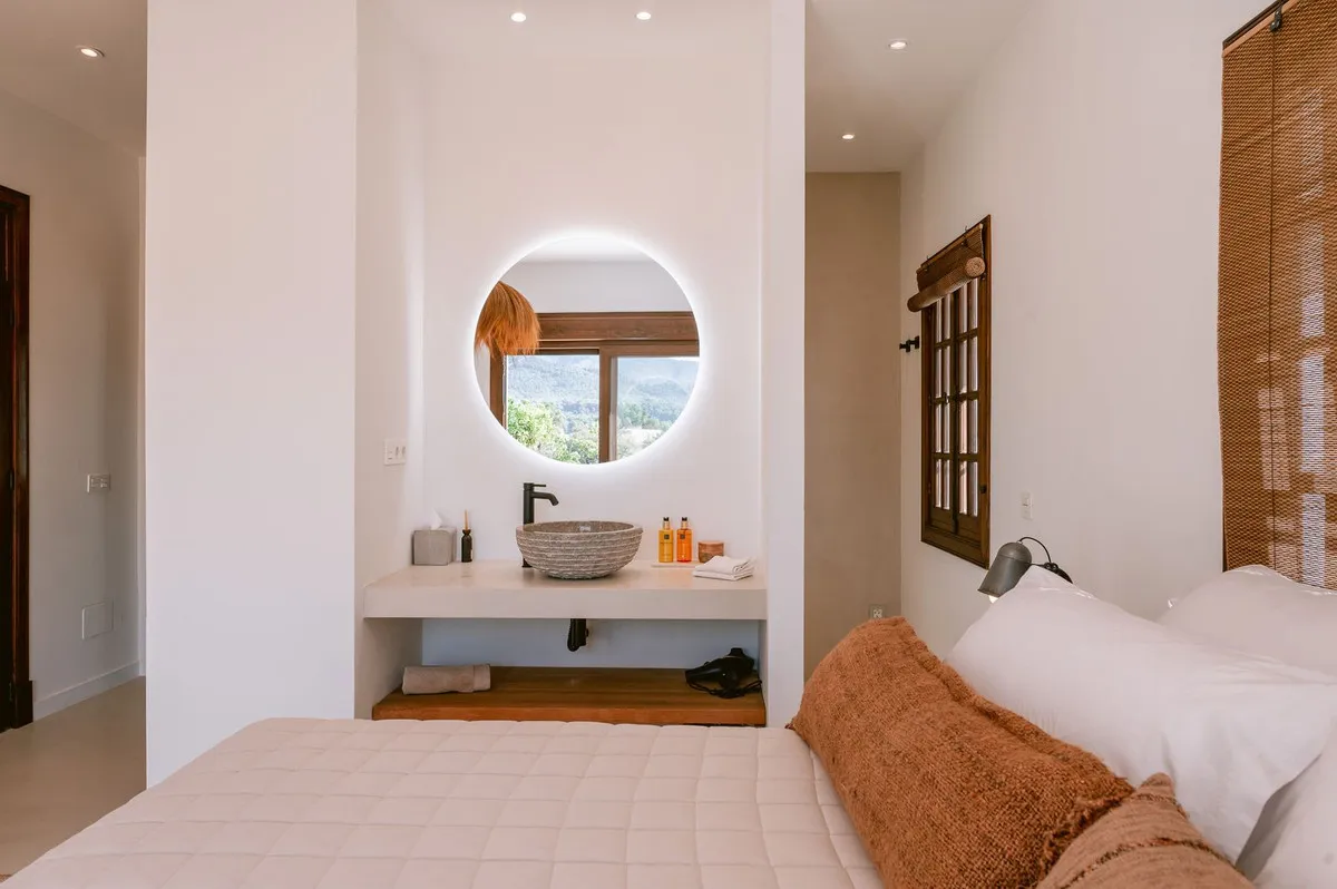 3526dff2-0ce8-4c4c-bc12-d4ce4e11094c