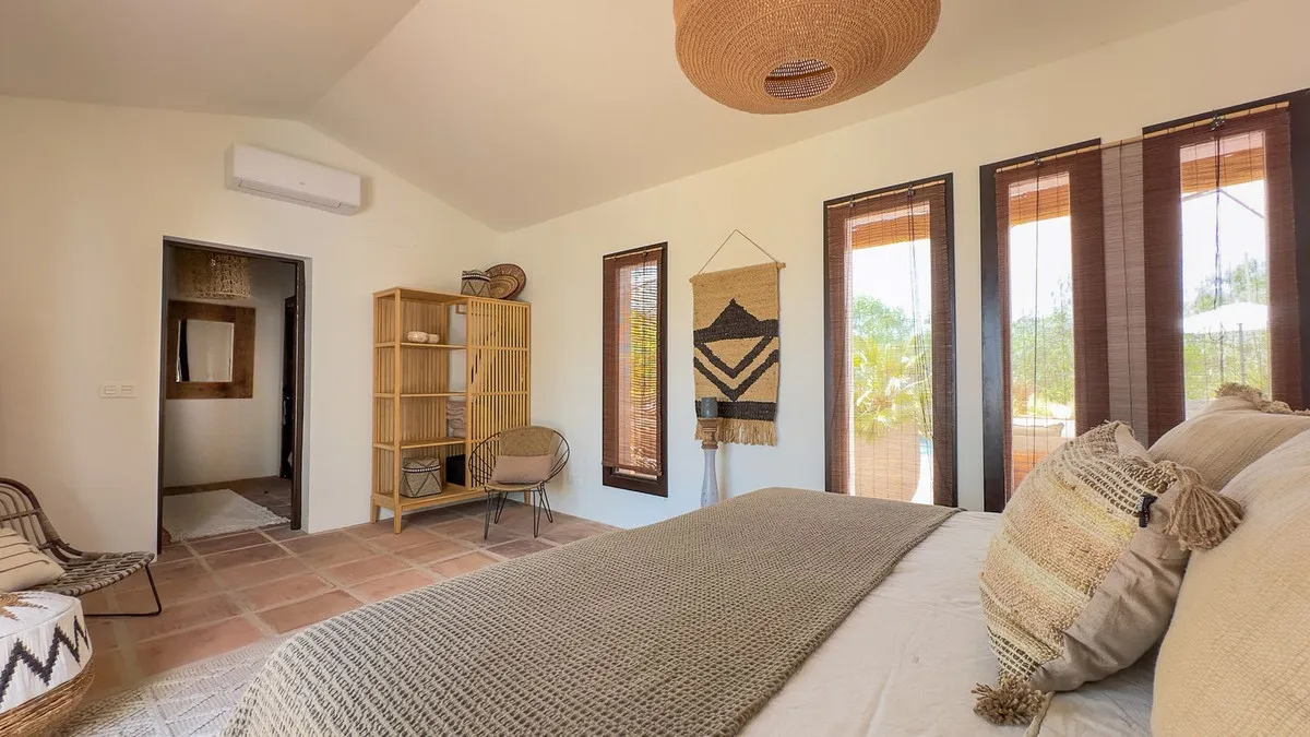 5eff8447-844b-423a-a9ed-fde6ef2b9100