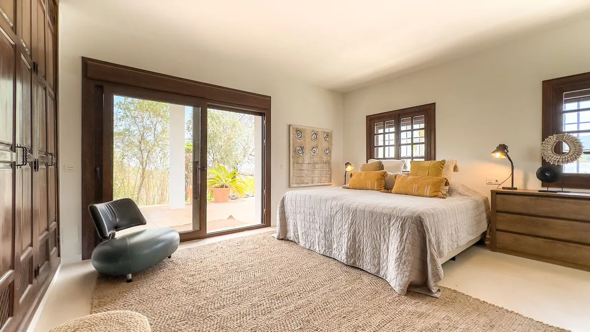 a6791634-d61c-4669-b76f-ffeb3a46ee9c