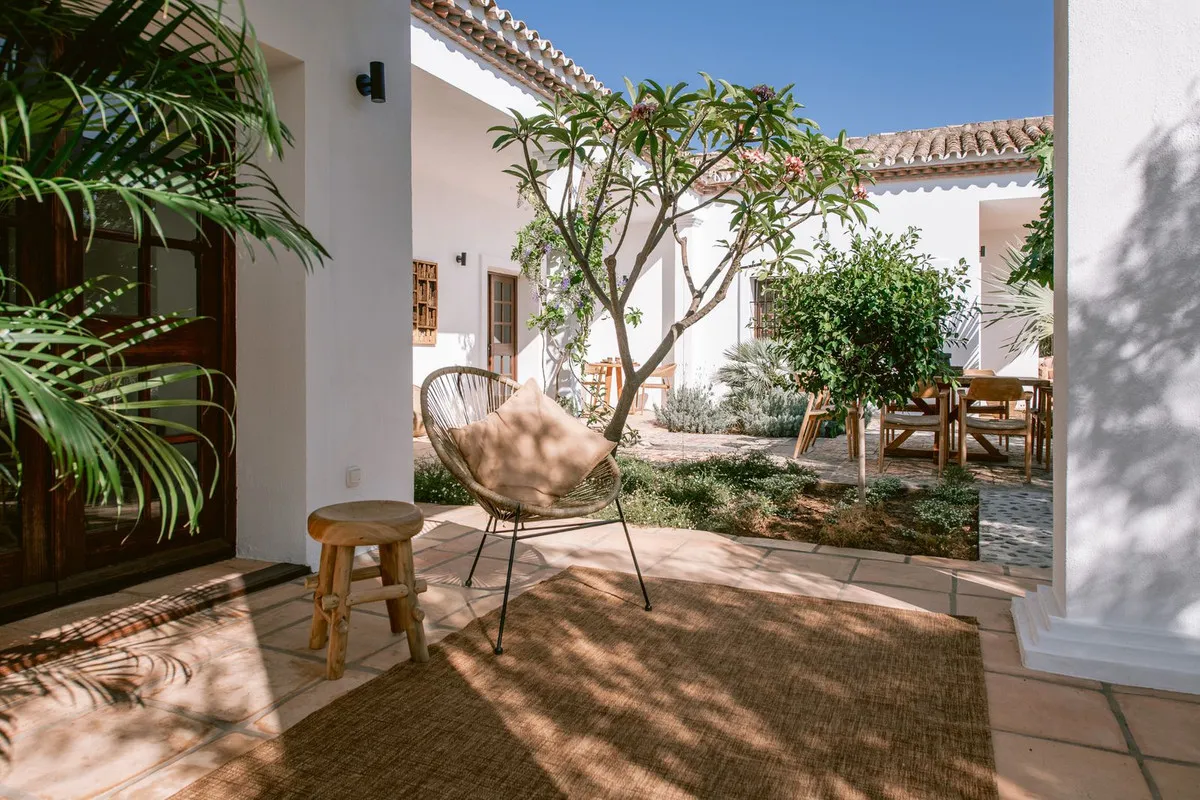 ae2d8c7e-c3b3-4ce7-834e-8aed94a86de0