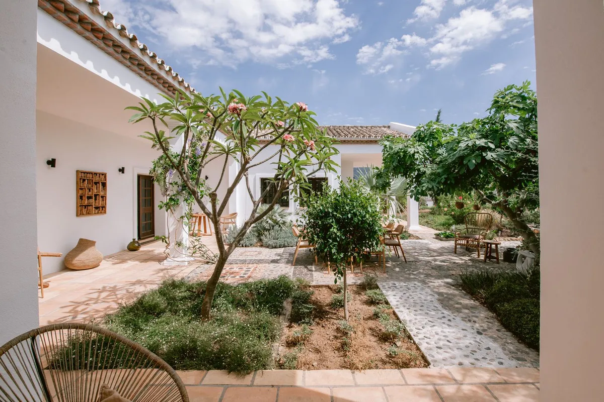 c305deb5-d03a-44fe-8b03-3e49fe6c774e