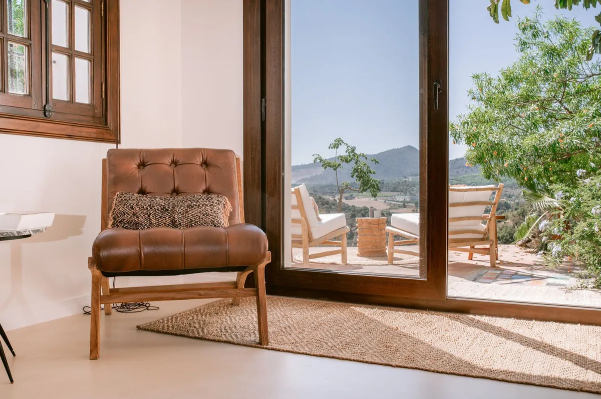 f1430f26-af69-48bb-82e8-dd57f185bfd7