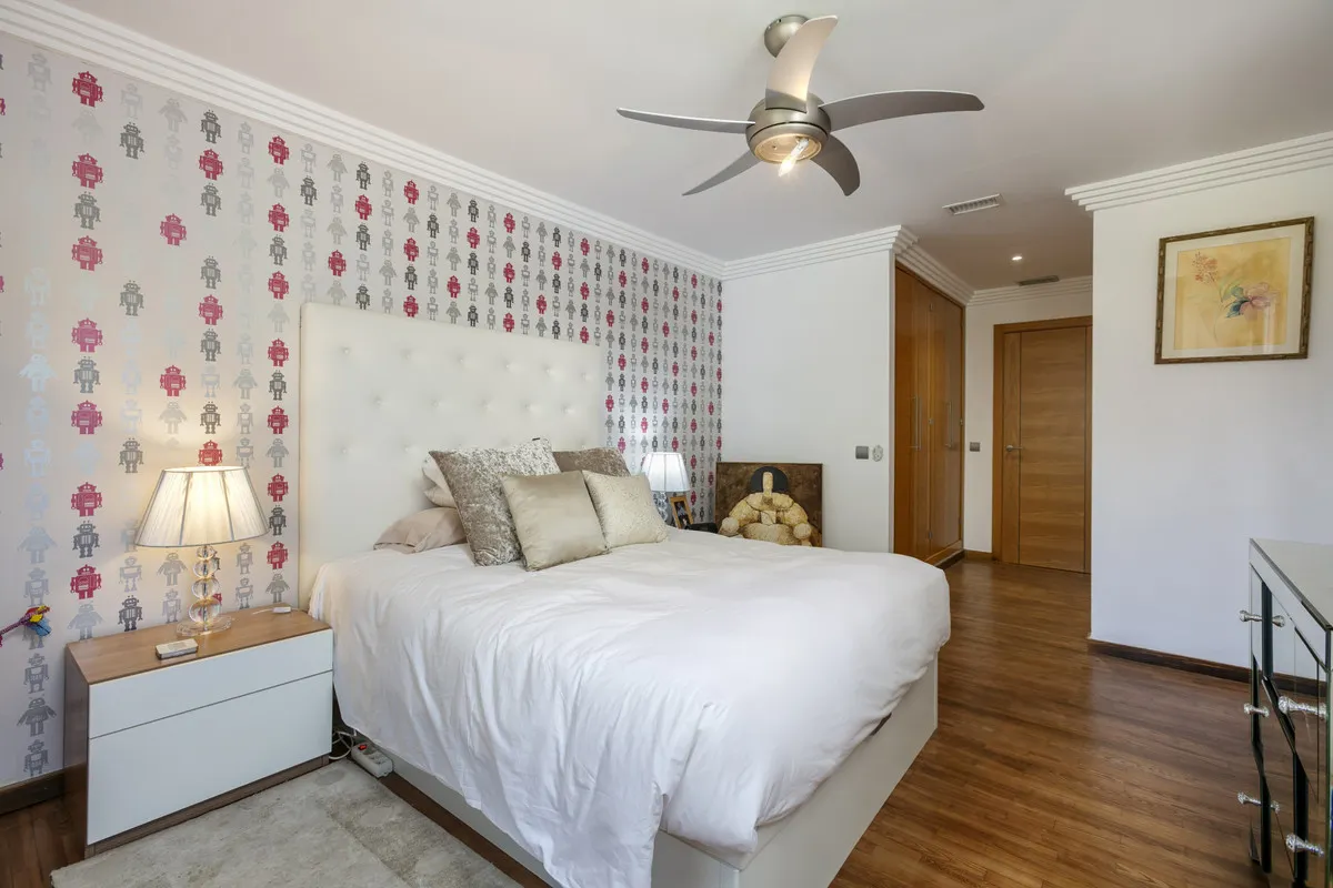 23cf31e5-6cd1-49d9-b9e0-eb1bd880e315