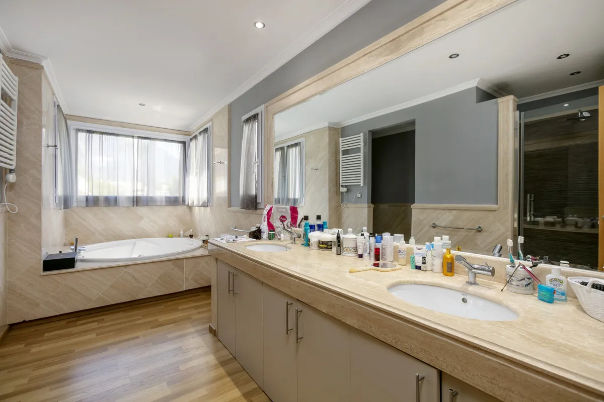 78ff9d75-82a3-4f6c-a533-bc14a8c5f6e4