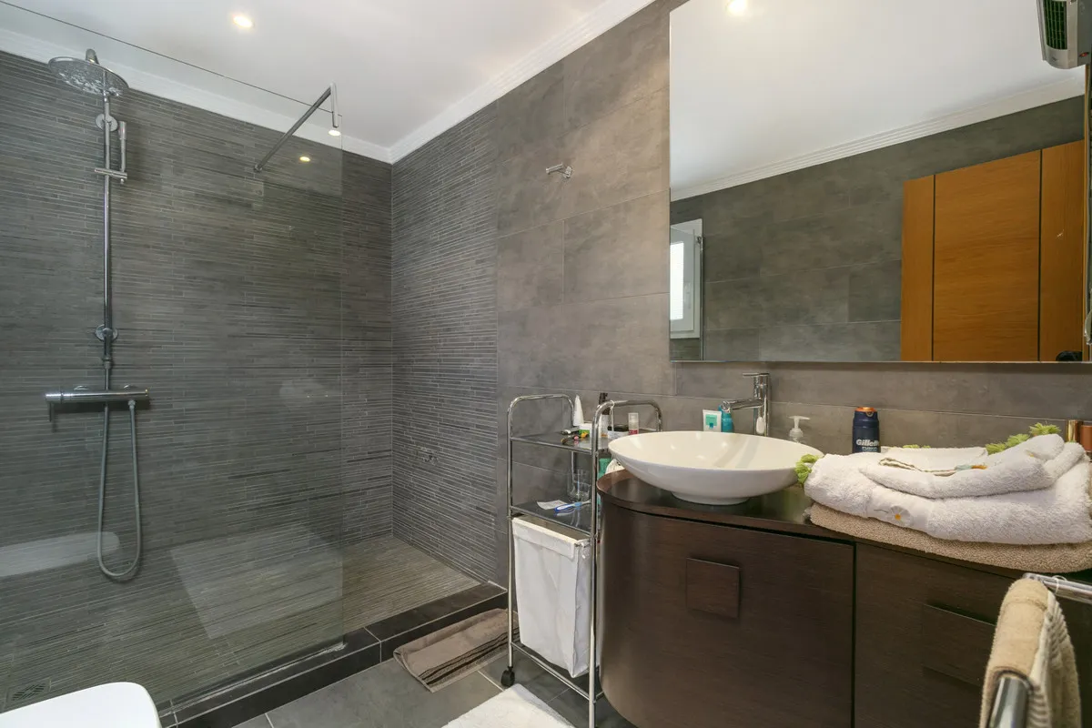 9541db52-0166-4bad-af57-8cd1693314c5