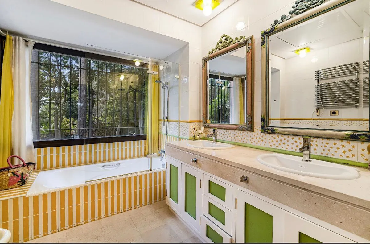 0d503f8b-234d-463d-8b41-19006ce1efce