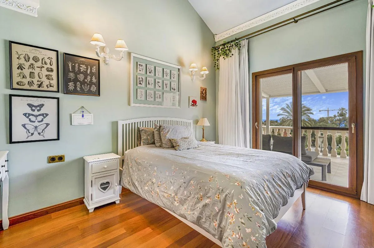 d5c95d25-13c8-416a-8a3a-f933b3f127e2