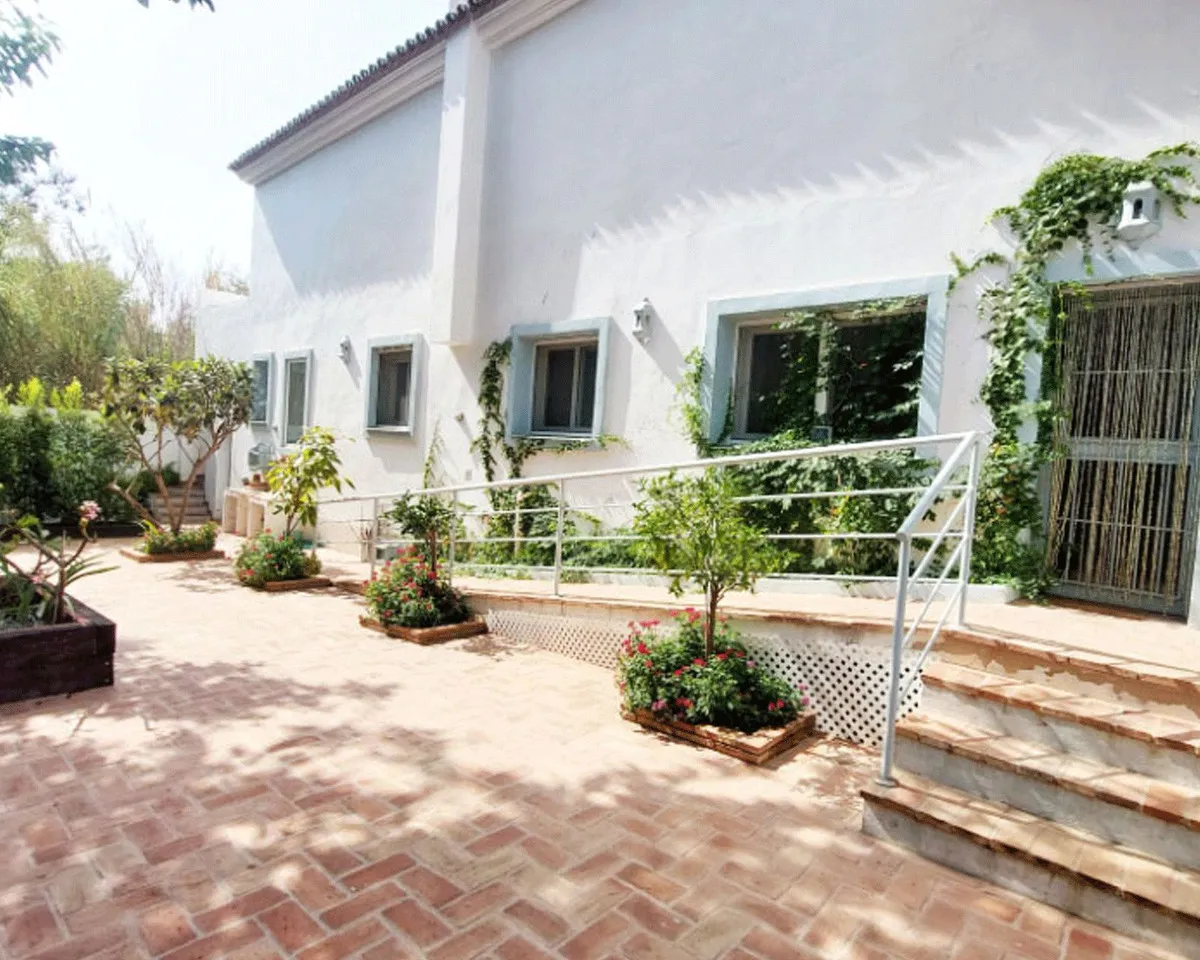 300da9dc-d4b6-4cc2-b9a1-da62302696ae